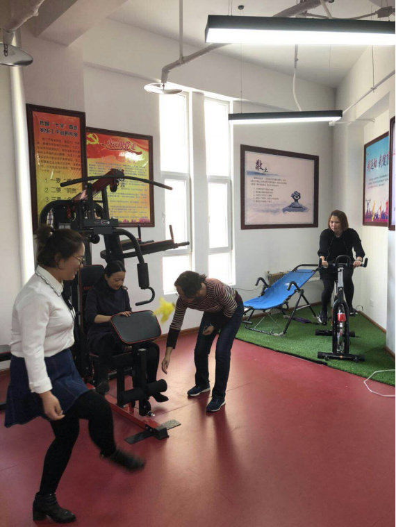 魅力女性、快樂巾幗