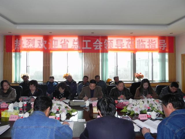 深入車間班組、&ldquo;零距離&rdquo;接觸職工、體驗職工生活、傾聽職工心聲